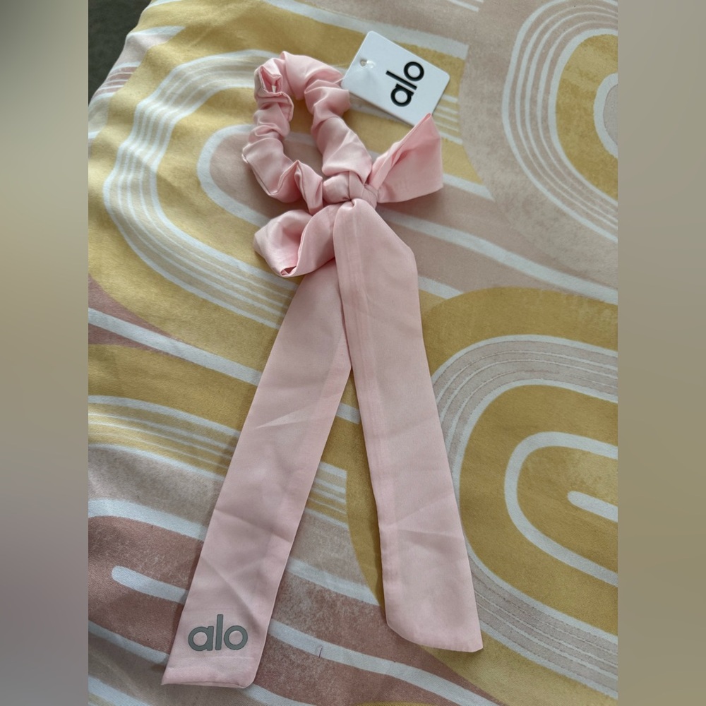ALO Yoga Pink Bow Hair Scrunchie